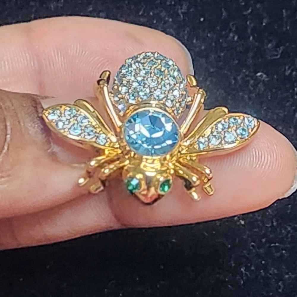 Joan Rivers Bumblebee Brooch Gold Tone Blue Clear Crystal‎ Insect  Vintage Style